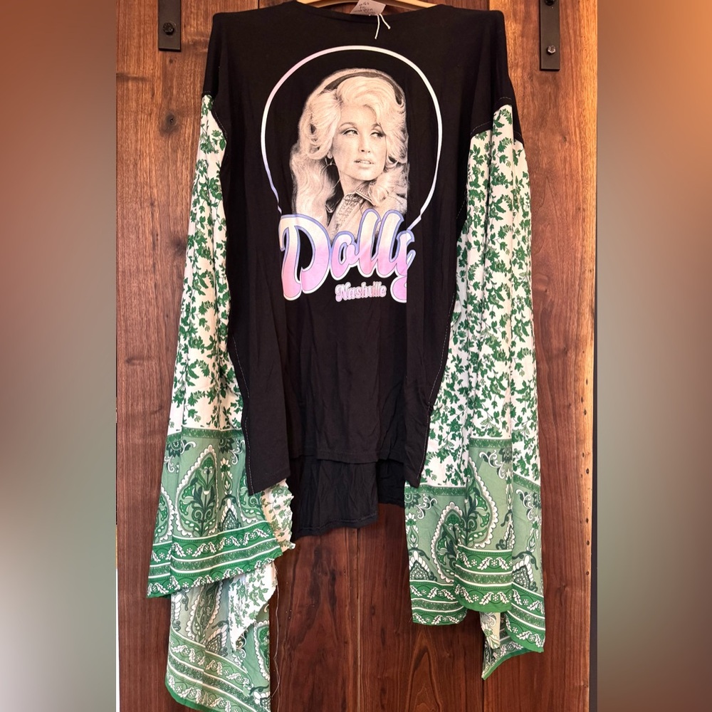 Dolly Parton Plus Size T-shirt kimono